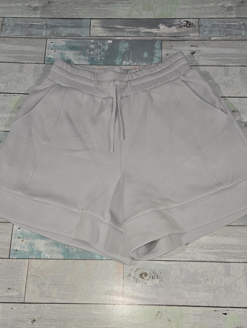 VARLEY Gray Double Soft Alder High Rise Short 5.5 Size Medium